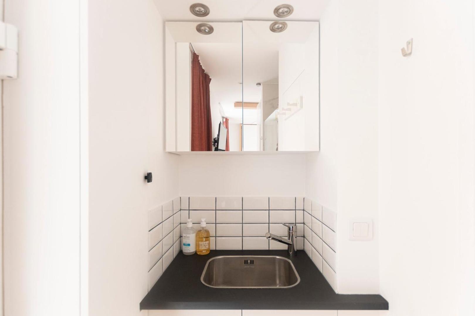 Super Central Mini Studio - 2 Pax, Murphy Bed Paříž Exteriér fotografie